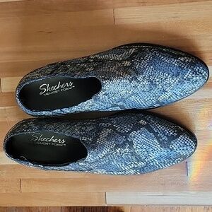 Size 5.5M Skecher Snakeskin Leather shoes